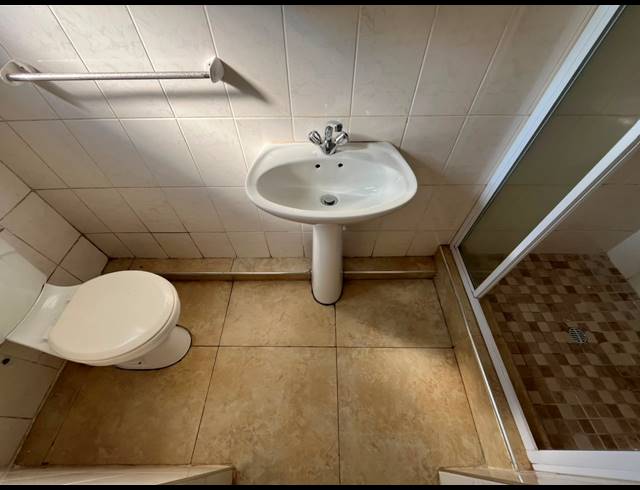 4 BEDROOM SIMPLEX TO LET IN HILLARY